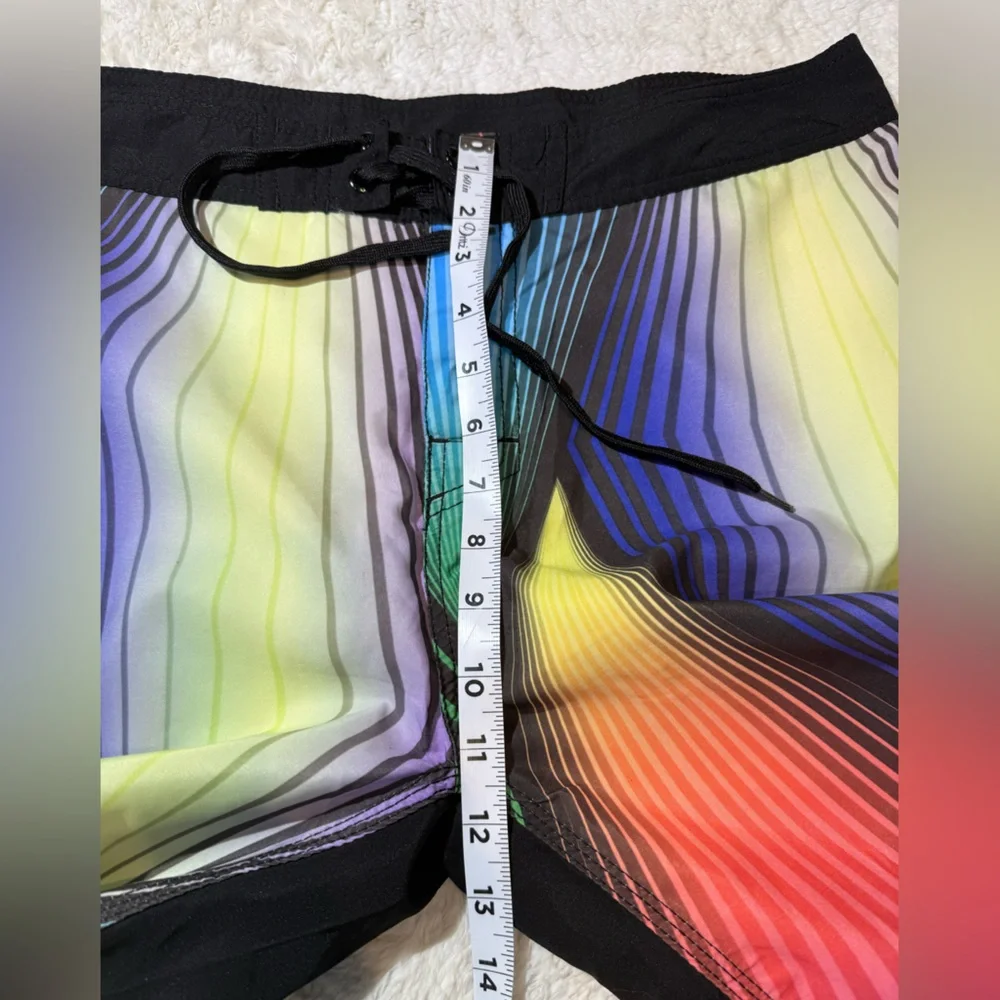 Castaways ISLANDHAZE size large multicolored board shorts